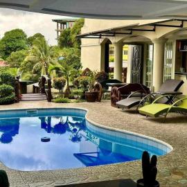 Avana Hills Tagaytay Holiday Villa, hotell i Tagaytay
