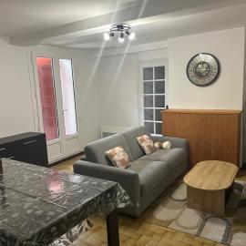 Maison familiale au cœur d'un corps de ferme, khách sạn ở Tilh