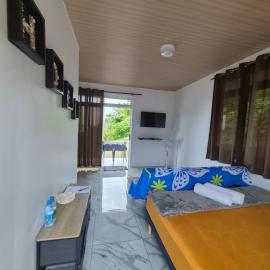 Fare Hanihau, hotell Uturoas