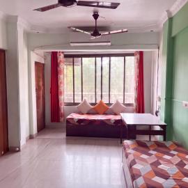 Mumbai में, होटल Tranquil-Salona-guest-house-Charkop