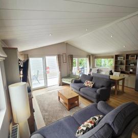 Beautiful Lodge Sleeps 4 with Indoor Pool