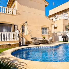 Villa Emika with private pool in Ciudad Quesada, hotel in Ciudad Quesada
