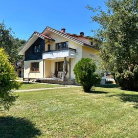 Къща Петя село Орешак, hotel in Troyan