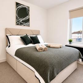 Stylish 3BR Home Pool Table & Free Parking, hotel a Caerphilly