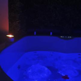 Dream Wellness Suite con vasca idromassaggio, ξενοδοχείο στη Μπαρλέτα