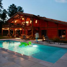 Chalet Canopée - Spa Deck, Heated pool and Pines, hotel in Vielle-Saint-Girons