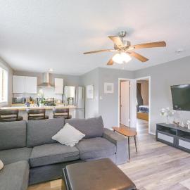 Walk to Ski Lifts! Apt in Heart of Red River