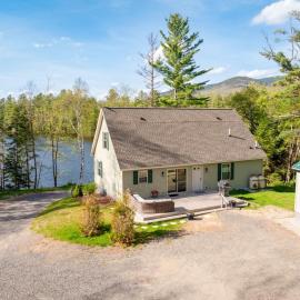 Wolf Pond House 3 Miles to Lake Placid, hotel in Lake Placid