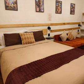 KANTIQ House