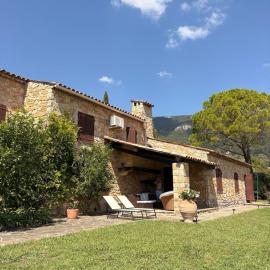 Charming Provencal house in Seillans, מלון בסייה
