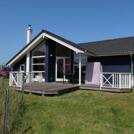 Schönes Spa-Haus mit Strandstuhl