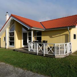 Spa-Ferienhaus mit zwei Flügeln