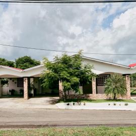 Victoria house โรงแรมในCalobrito