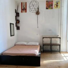 Simple Room Berlin Mitte Artist, LGBTQ and Work & Travel friendly