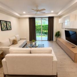 1 Condo in Herradura Near Los Sueños Near Jaco, hotel in La Mona