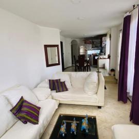 Casa a cinco minutos de Clinica medilacer y uniboyaca, hotel en Tunja