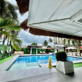 At The Pad Hotel & Villa's