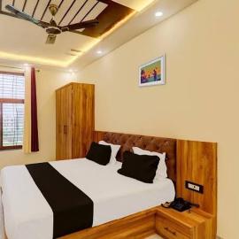 Hotel manyam palace