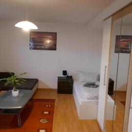 geräumiges, helles Souterrain-Apartment mit 3 Zimmern, hotel a Stegaurach
