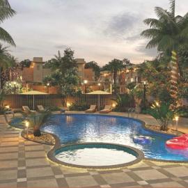 LUXURIOUS 3BHK Villa With Private Pool, Hotel in Bhanadra