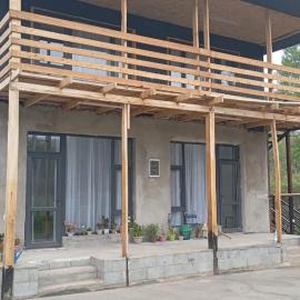 Ak-Kochkor Riverside, hotel i Dzhetyoguz