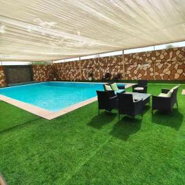 مزرعة واستراحة حمدان Hamdan Farm, hotel en Al Usaylī