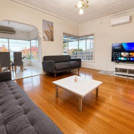 Relaxing Sunshine West Home with Parking
