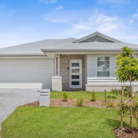 Fresh and Stylish 4BR Getaway Near Local Parklands, hotel en Marsden
