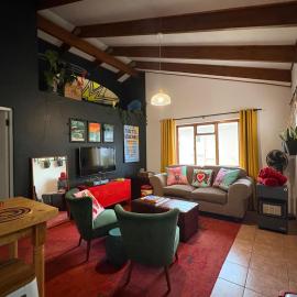 Poseidon's Pad - Eclectic 2-bedroom apartment in trendy Muizenberg