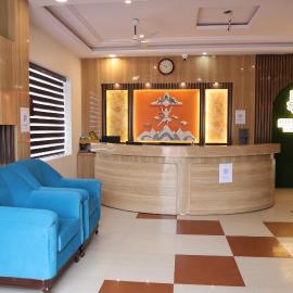 Shree Krishna Hotel & Restraunt, hotel en Pātolī