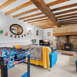 Traditional Cotswold escape with garden and fireplace