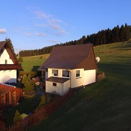 Ferienhaus Glück Auf!, hotelli kohteessa Carlsfeld