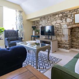 2-Bed Place with Large Courtyard in Stamford