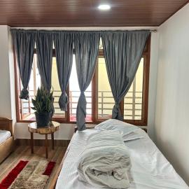 Munal Homestay, hotel em Aritar