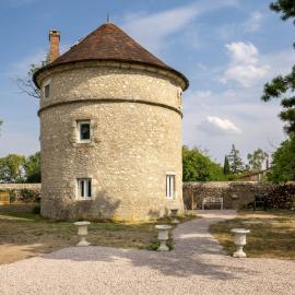 La tour médiévale – hotel w mieście Charroux-dʼAllier