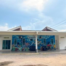 Casaria Homestay Paka, hotel in Paka