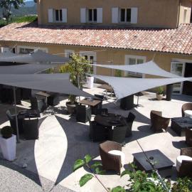 Logis Hôtel La Magnanerie - Côté Bistro, hotel i Aubignosc