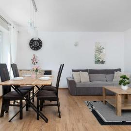 Przestronny Dom z Ogrodem i 3 Sypialniami we Wieliczce by Noclegi Renters