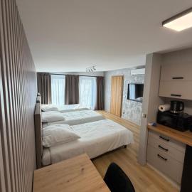 Sunrise Apartamenty, hotel in Chocicza