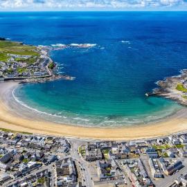 Wild Atlantic Way Home across from the beach, hotel i Kilkee
