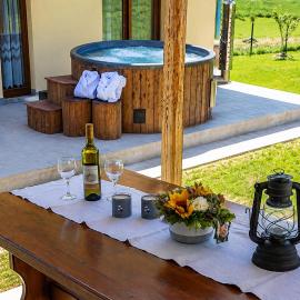 Kuća Trota - sauna, HOT TUB, hotelli kohteessa Otočac