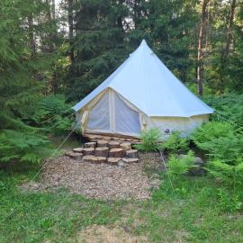 Raja metsaglämping, khách sạn ở Kanassaare