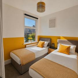 Sheffield Contractor House - 10 Single Beds - 5 Bed - 2 Bathrooms - Van Parking