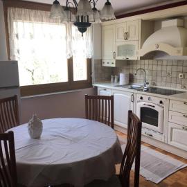 Road View Apartment Celeia - Peaceful Apartment near Celje Centre with Free Parking and Balcony
