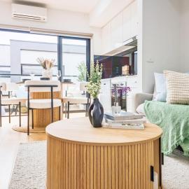 The St Kilda Edit Luxury 2BR Home Beach Parking, отель в Мельбурне