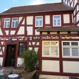 Idylisches altes Fachwerkhaus mit historischem Hof