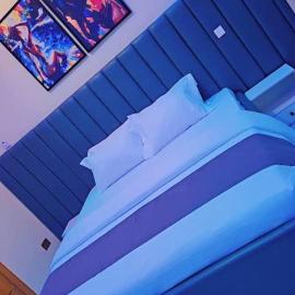 Postive Vibes Hotel and Bar, hotel Ikotun városában