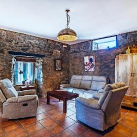 El Regreso, hotel a Jarilla
