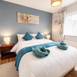 4-Bed Detached Luxury Home In Derby City Centre - FREE PARKING, hotel in Derby