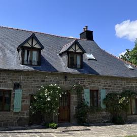 Beautiful Rustic Farmhouse in peaceful location, Hotel in Céaucé